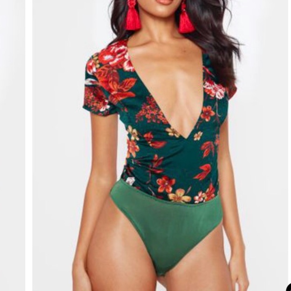 Pretty little thing Green deep V body suit